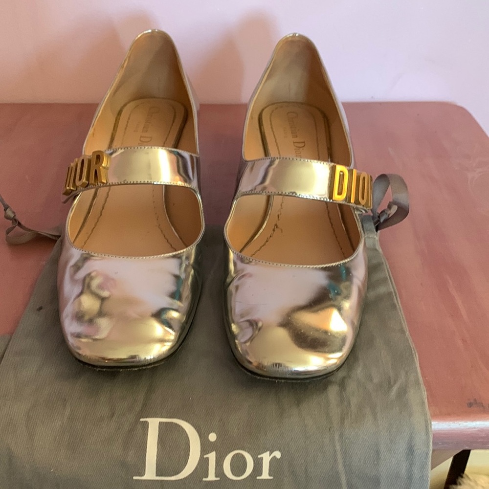 Dior silver laminated leather Baby-D Mary Jane pumps: size 9.5